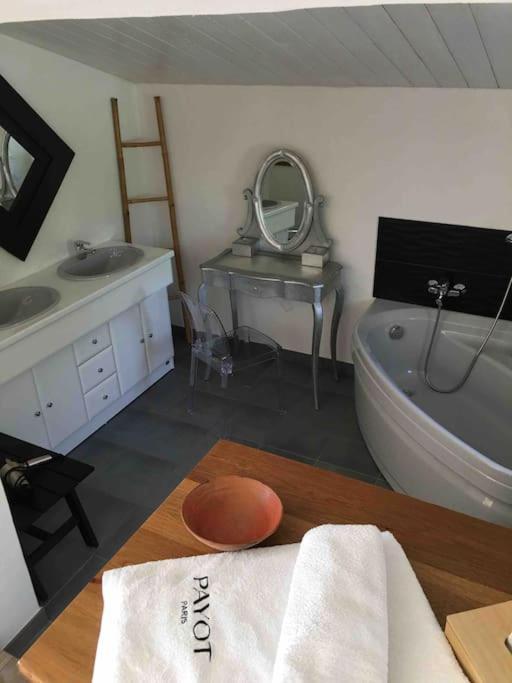 Chambre D Hotes Les Trois Chateaux Piscine Interieure Chauffee Notre-Dame-de-Riez Ngoại thất bức ảnh
